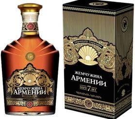 Коньяк армянский «Жемчужина Армении 7 лет» в подарочной упаковке