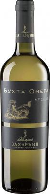 Вино белое полусладкое «Muscat Omega Bay»
