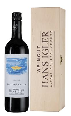 Вино красное сухое «Blaufrankisch Classic Hans Igler» 2018 г. в деревянной подарочной упаковке