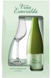 Вино белое полусухое «Torres Vina Esmeralda Catalunya» в подарочной упаковке с бокалом