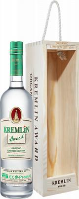 Водка «Kremlin Award Organic Limited Edition» в деревянной коробке