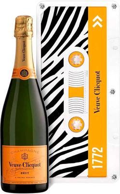 Шампанское белое брют «Veuve Clicquot Brut Cassette» в подарочной упаковке