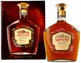 Коньяк армянский «Arvest Armenian Brandy Napoleon Aregak» в подарочной упаковке
