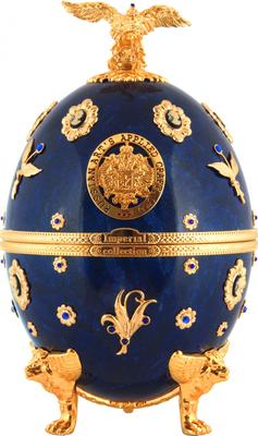 Водка «Императорская Коллекция в футляре в форме яйца Фаберже синего цвета с цветами» в бархатной коробке