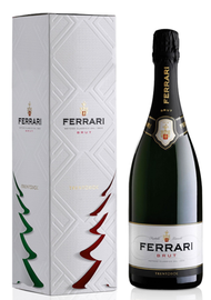 Вино игристое белое брют «Ferrari Brut, 0.75 л» в новогодней подарочной упаковке