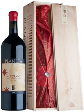 Вино красное сухое «Merlot IGT» географического наименования регион Сицилия, в подарочном деревянном футляре