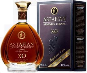 Коньяк армянский «Astafian XO 7 Years» в подарочной упаковке