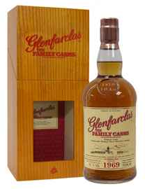 Виски шотландский «Glenfarclas 1969 Family Casks» в деревянной подарочной упаковке