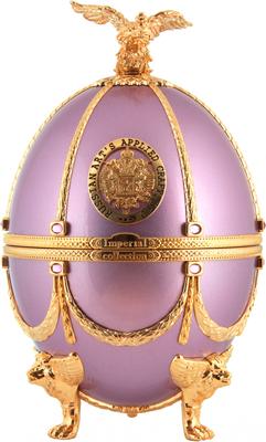 Водка «Императорская Коллекция в футляре в форме яйца Фаберже сиреневого цвета» в бархатной коробке