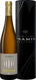 Вино белое сухое «Tramin Gewurztraminer Alto Adige, 0.75 л» 2020 г., в подарочной упаковке