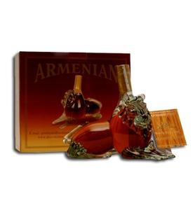 Коньяк армянский «Лев 5-летний» в подарочной упаковке