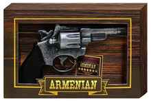 Коньяк армянский «Револьвер 7-летний» в подарочной упаковке