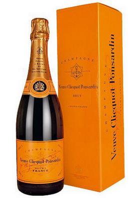 Шампанское белое брют «Veuve Clicquot Ponsardin Brut, 0.75 л» в подарочной упаковке