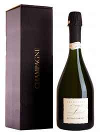 Шампанское белое брют «Nathalie Falmet Cuvee Le Val Cornet» в подарочной упаковке