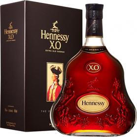 Коньяк французский «Hennessy XO, 0.7 л» в подарочной упаковке