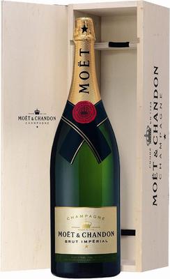 Шампанское белое брют «Moet & Chandon Brut Imperial» в деревянной коробке