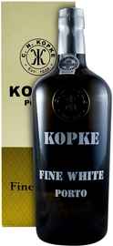 Портвейн «Kopke Fine White Porto» в подарочной упаковке