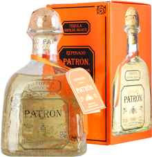 Текила «Patron Spirits Patron Reposado, 0.7 л» в подарочной упаковке