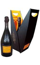 Шампанское белое брют «Veuve Clicquot La Grand Dam» 2004 г. в подарочной упаковке