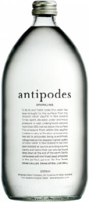 Вода газированная «Antipodes, 1 л» в стеклянной бутылке