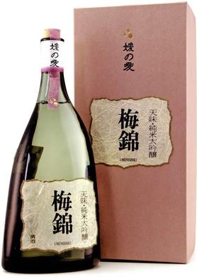 Саке «Umenishiki Yamakava Hime-No-Ai Tenmi» в подарочной упаковке