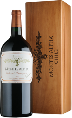Вино красное сухое «Montes Alpha Cabernet Sauvignon» 2010 г., в подарочном деревянном футляре