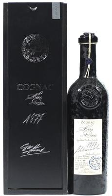 Коньяк французский «Lheraud Cognac 1977 Fins Bois» в деревянной подарочной коробке