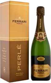 Вино игристое белое брют «Ferrari Brut Perle» в подарочной упаковке