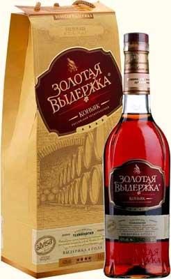 Коньяк российский «Золотая Выдержка, 0.5 л» в сувенирной упаковке