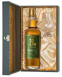 Виски «Kavalan Solist Ex-Bourbon Cask» в подарочной упаковке с бокалом