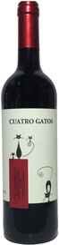 Вино столовое красное полусладкое «Cuatro Gatos Tinto semidulce»