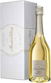 Вино игристое белое брют «Amour de Deutz» в подарочной упаковке.