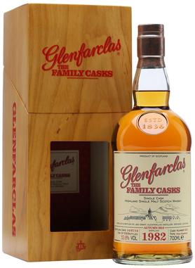 Виски шотландский «Glenfarclas 1982 Family Casks» в подарочной упаковке