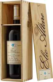 Вино красное сухое «Barolo Cerretta Vigna Bricco» в деревянной подарочной упаковке