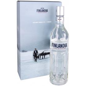 Водка «Finlandia» в подарочной упаковке с двумя рюмками