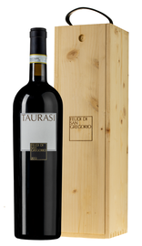 Вино красное сухое «Taurasi» 2012 г., в деревянной подарочной упаковке