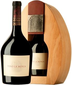 Вино красное сухое «Teso la Monja Toro» 2010 г. в деревянной коробке