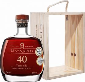 Портвейн «Maynard's Tawny Porto 40 years Old Barao De Vilar Vinhos» в деревянной подарочной упаковке