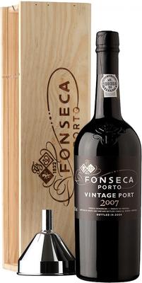 Портвейн «Fonseca Vintage 2007» в деревянной подарочной упаковке