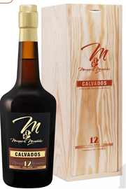 Кальвадос «Marquis De Montdidier 12 y.o. Calvados Spirit France Diffusion» в деревянной подарочной упаковке