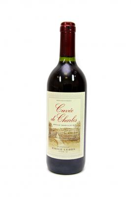Вино столовое красное полусладкое «Cuvee De Charle»