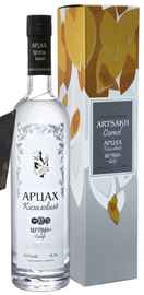 Водка «Artsakh Dogwood Artsakh Brandy Company» в подарочной упаковке