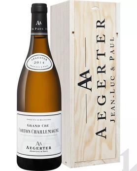 Вино белое сухое «Corton Charlemagne Grand Cru Aegerter» 2014 г. в деревянной подарочной упаковке